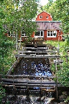 Fiskodlingen sedd från bron över Bräkneån